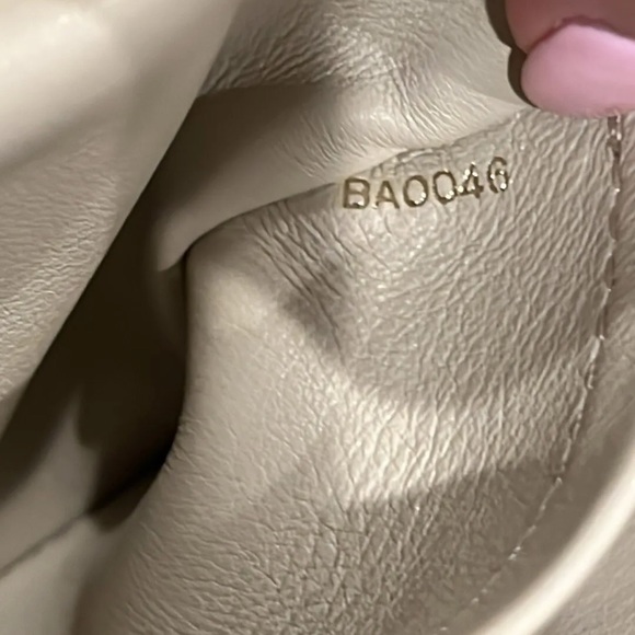 Extremely RARE EUC Louis Vuitton limited edition bag with original strap - Picture 6 of 6